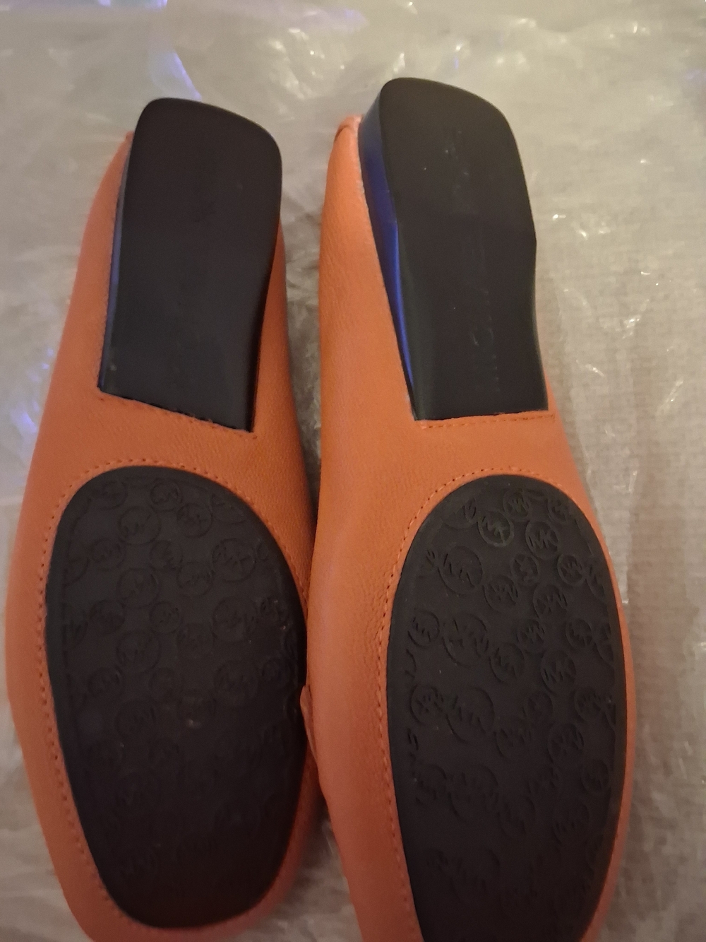 Michael Kors Orange Leather Moccasin Loafers with MK Charm SIZE8 or7 1/2 Sell - Picture 4 of 4